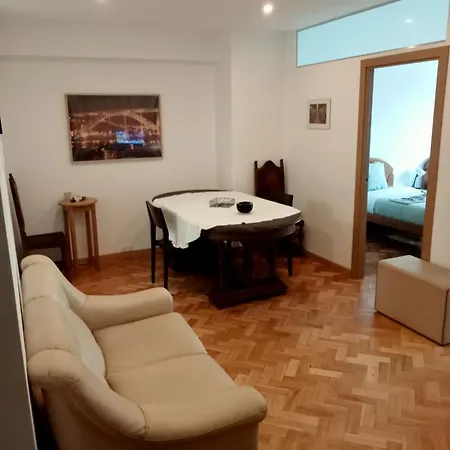 City Center Apartment *